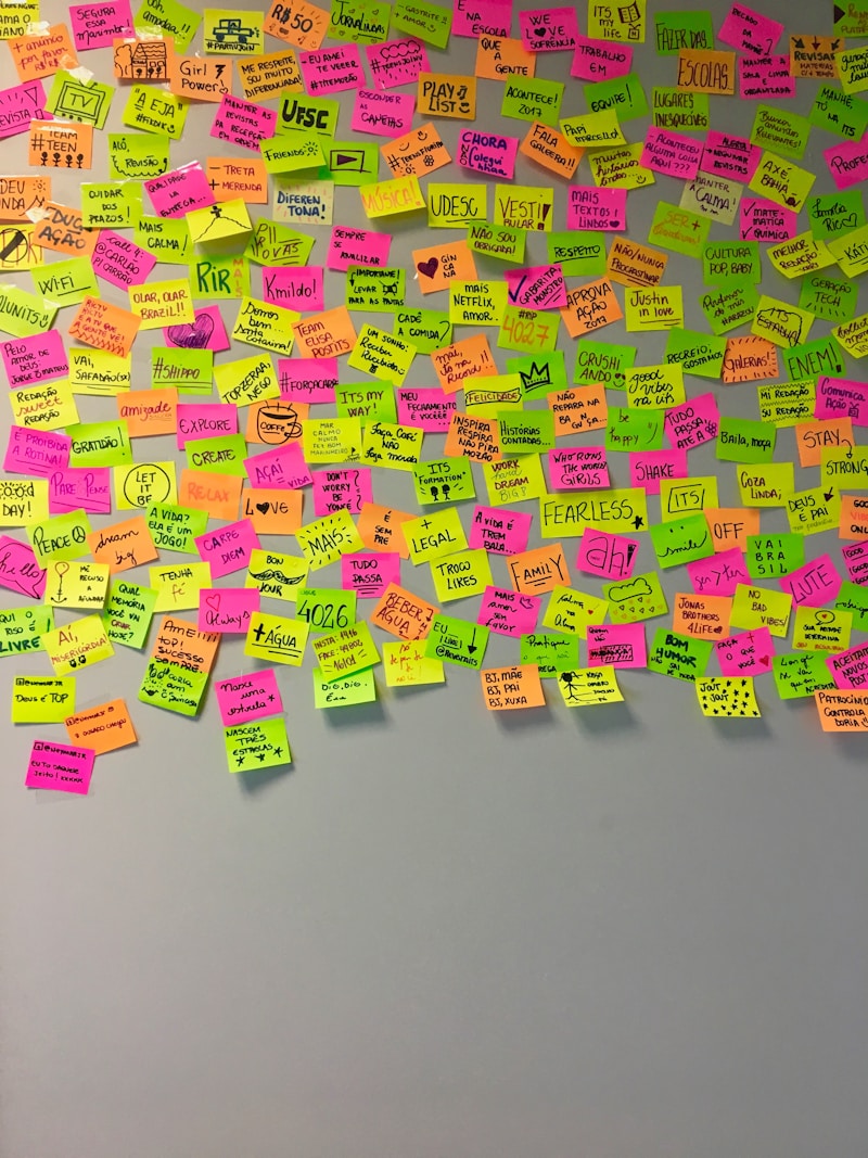 Nube — sticky notes e index tabs de colores