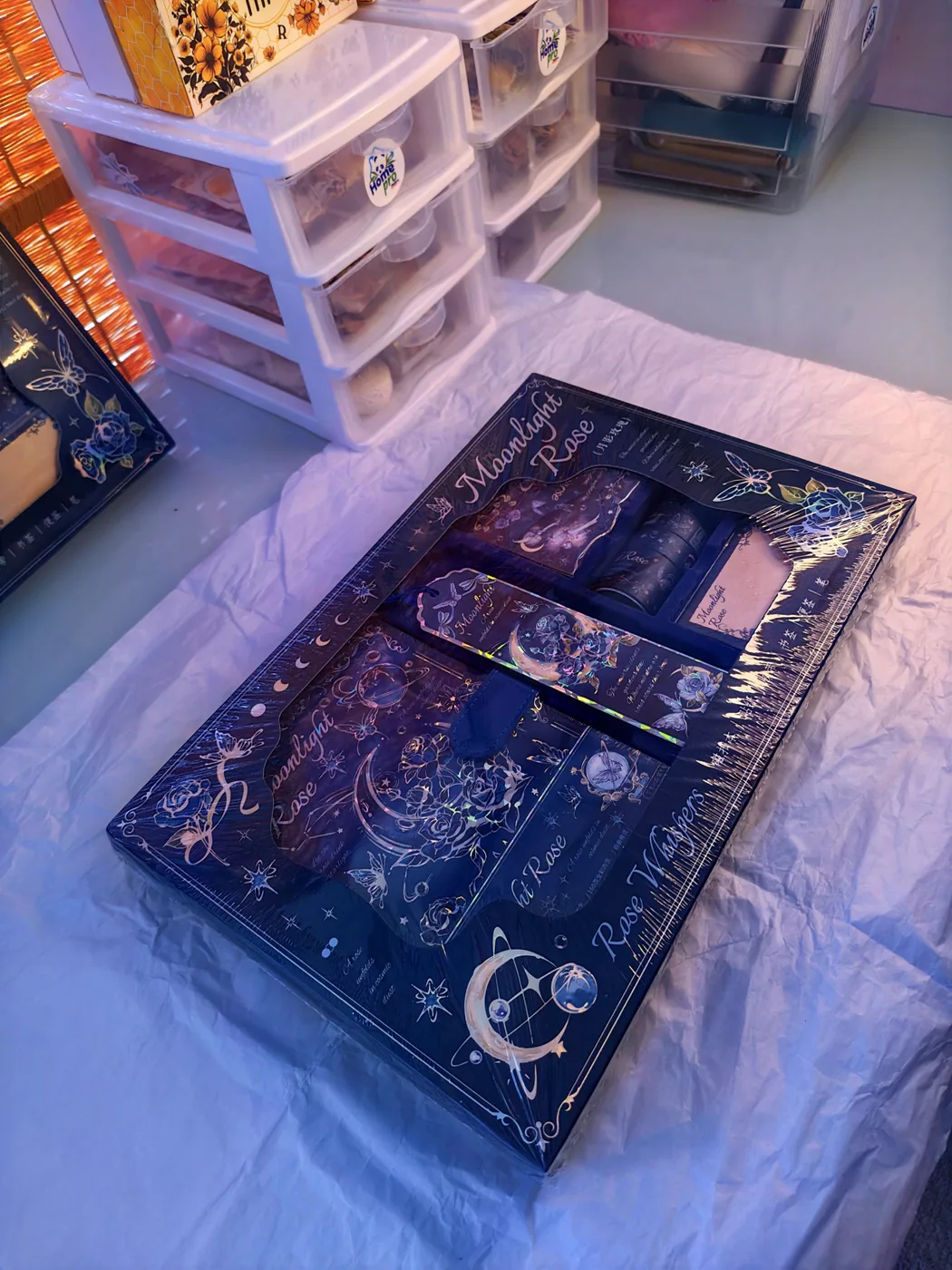 Kit Moonlight Rose de Dakku: libro A6, notas de papel, lapicero, separador y cinta decorada con motivo de rosas